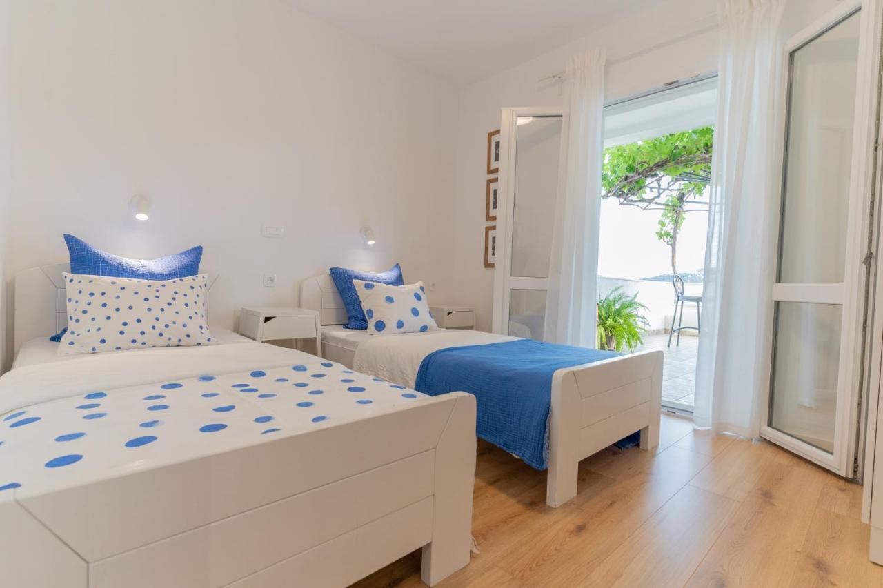 Apartmani Bilonic Rogoznica Рогозница Екстериор снимка