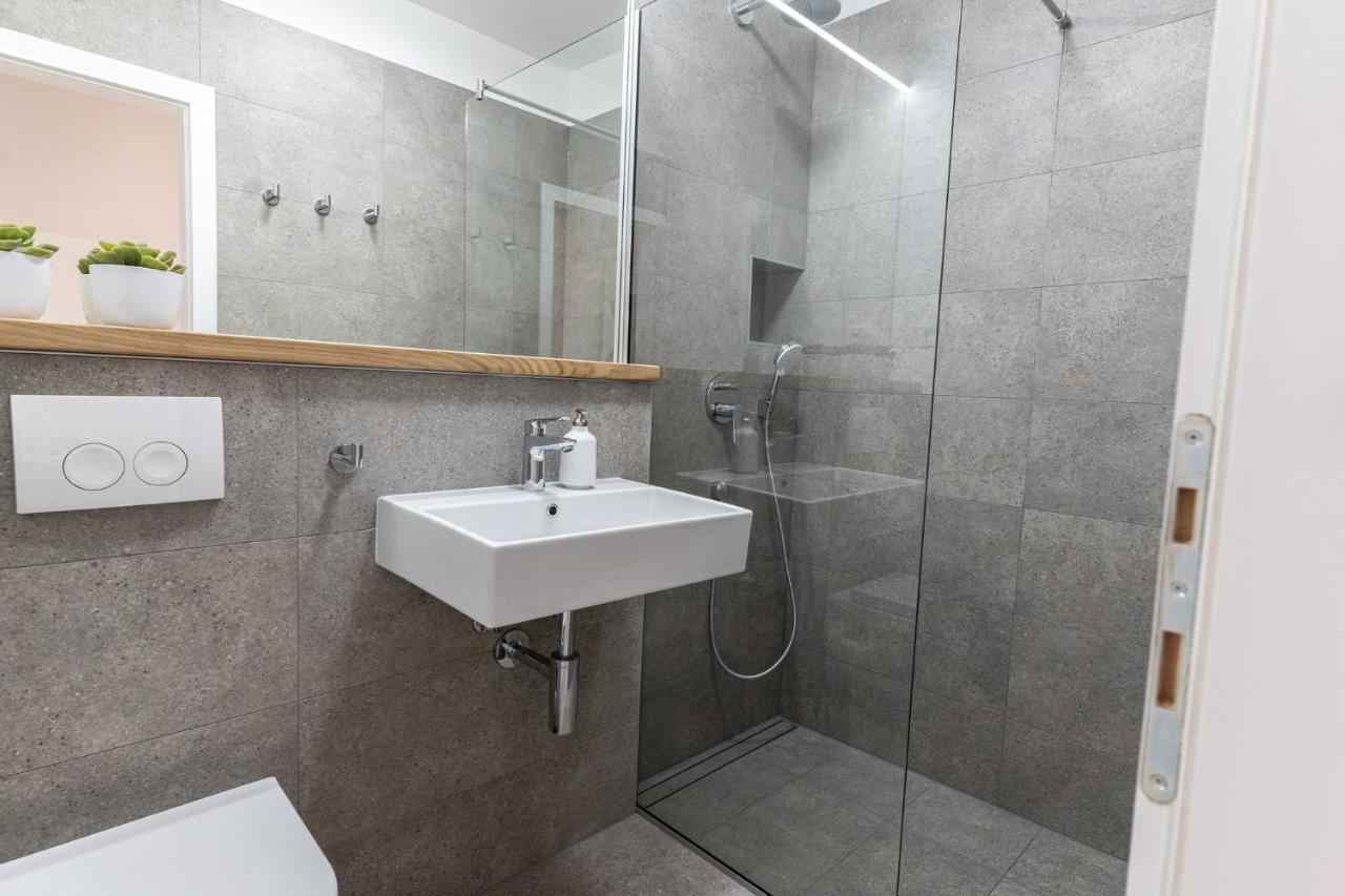 Apartmani Bilonic Rogoznica Рогозница Екстериор снимка